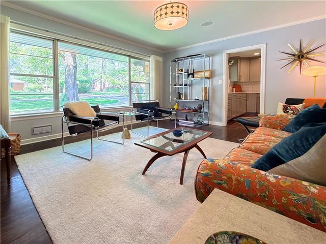 9703 Overbrook Road, Leawood, KS 66206