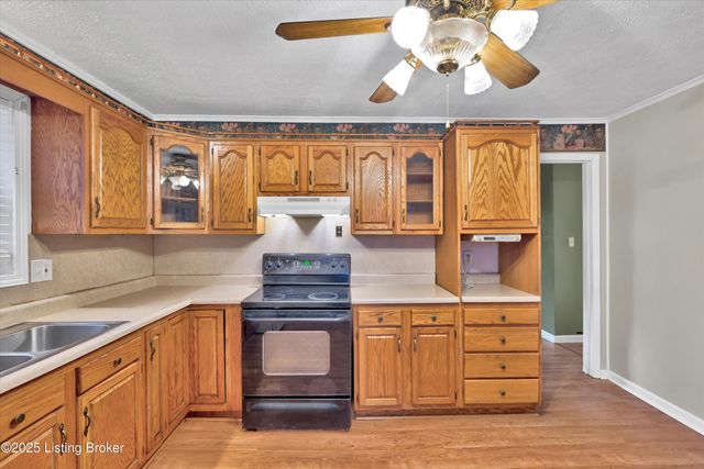 7509 Sherrard Dr, Louisville, KY 40258