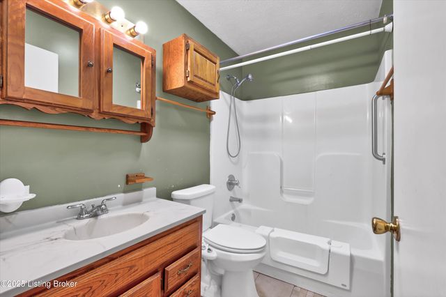 7509 Sherrard Dr, Louisville, KY 40258