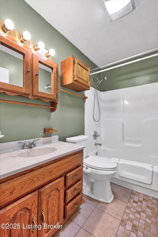 7509 Sherrard Dr, Louisville, KY 40258