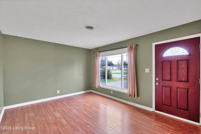 7509 Sherrard Dr, Louisville, KY 40258