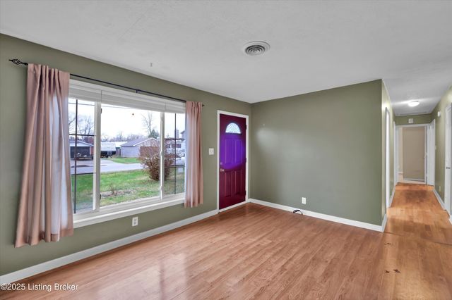 7509 Sherrard Dr, Louisville, KY 40258