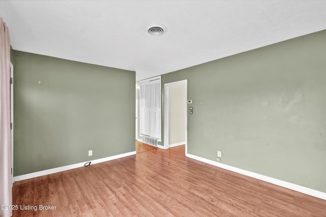 7509 Sherrard Dr, Louisville, KY 40258