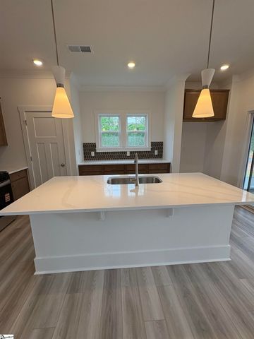 5103 Sunnycreek Drive, Boiling Springs, SC 29316