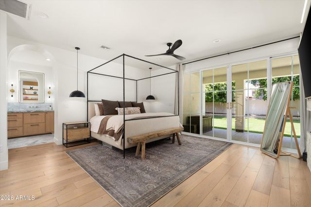 3744 E TURNEY Avenue, Phoenix, AZ 85018
