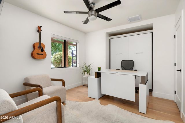 3744 E TURNEY Avenue, Phoenix, AZ 85018