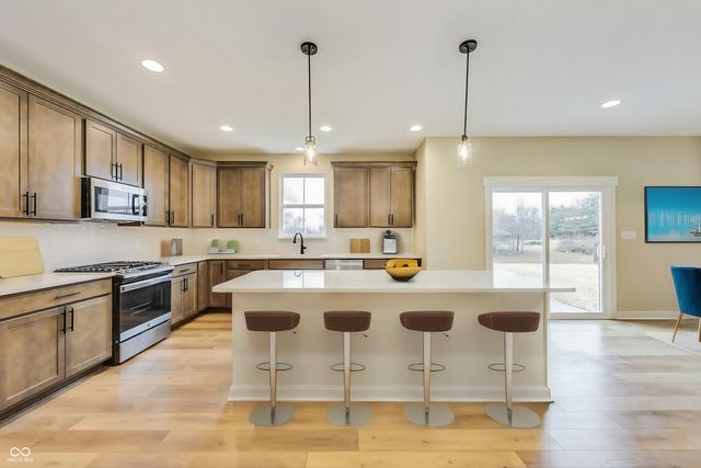 7604 Brownstone Court, Greenfield, IN 46140