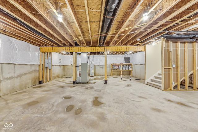 7604 Brownstone Court, Greenfield, IN 46140