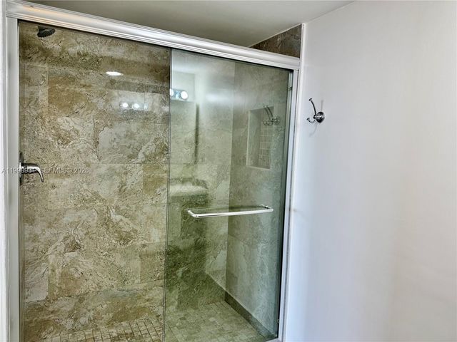 2780 NE 183rd St 2012, Aventura, FL 33160