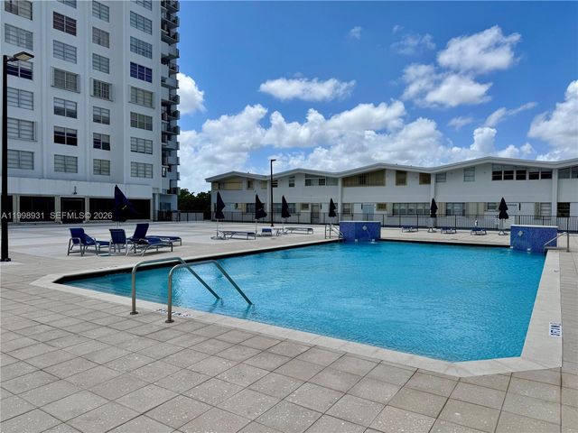 2780 NE 183rd St 2012, Aventura, FL 33160