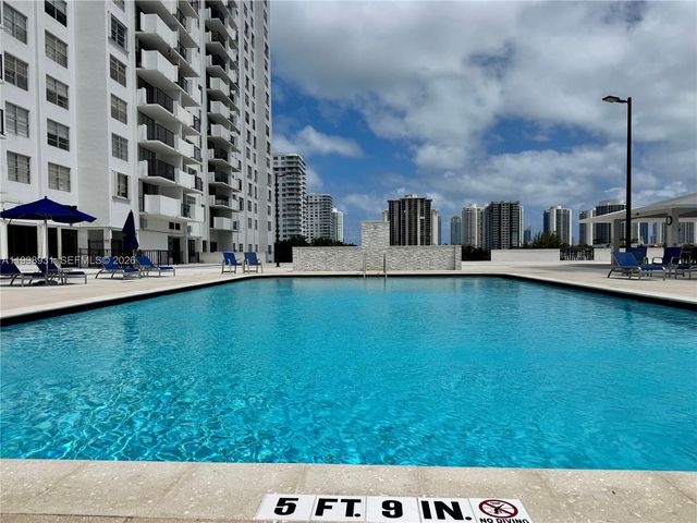 2780 NE 183rd St 2012, Aventura, FL 33160