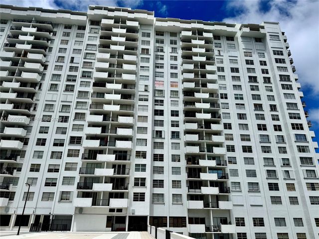 2780 NE 183rd St 2012, Aventura, FL 33160