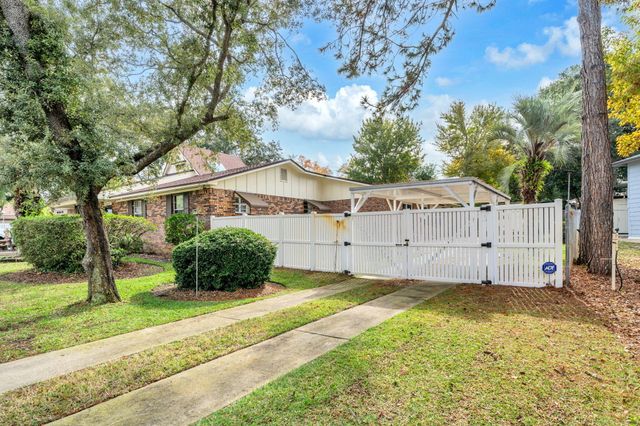 504 Kelly Street, Destin, FL 32541