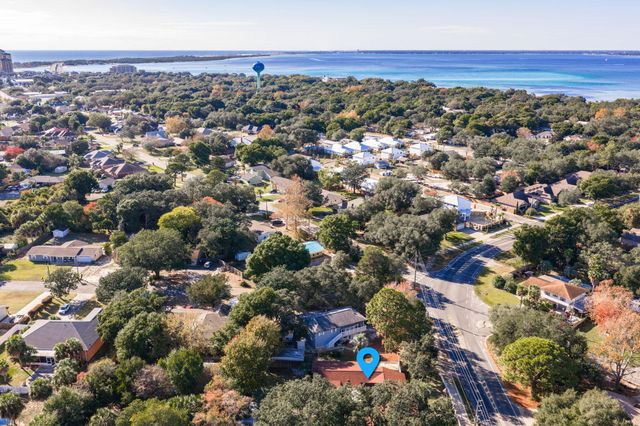 504 Kelly Street, Destin, FL 32541