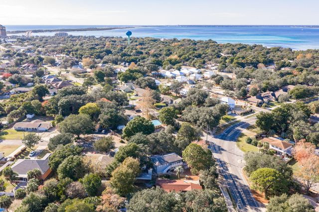 504 Kelly Street, Destin, FL 32541