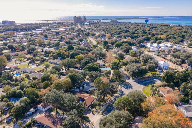 504 Kelly Street, Destin, FL 32541