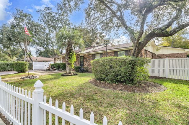 504 Kelly Street, Destin, FL 32541