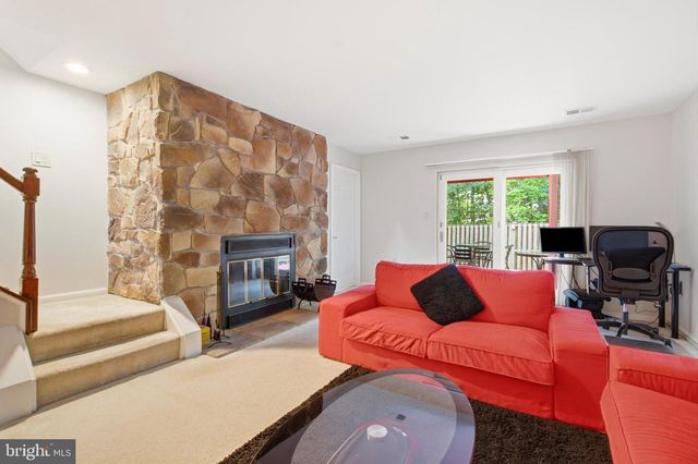 3316 STONE HEATHER CT, Herndon, VA 20171