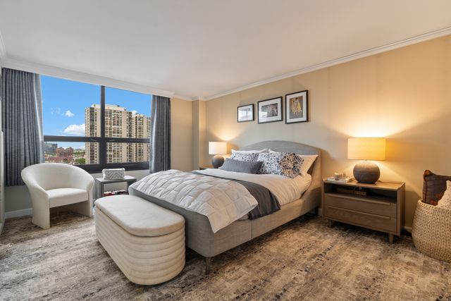 1410 N State Street 15A, Chicago, IL 60610