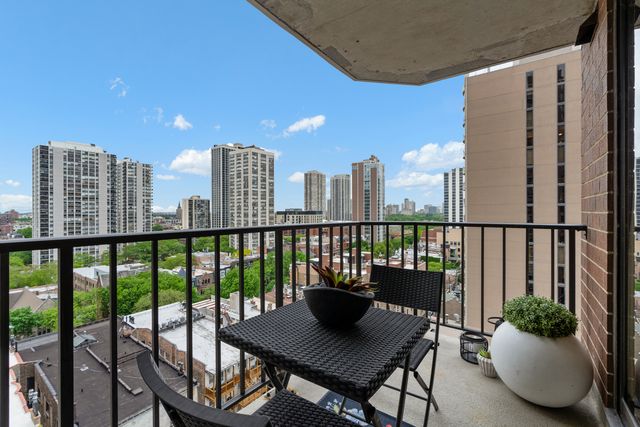 1410 N State Street 15A, Chicago, IL 60610