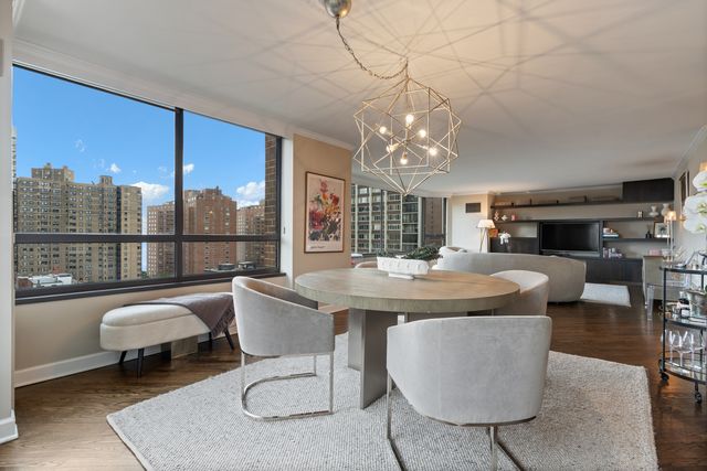 1410 N State Street 15A, Chicago, IL 60610