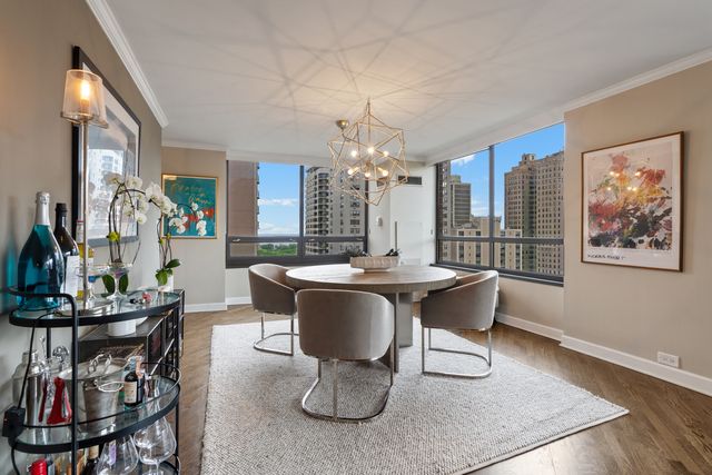 1410 N State Street 15A, Chicago, IL 60610