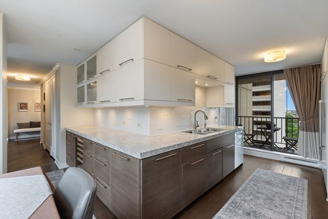 1410 N State Street 15A, Chicago, IL 60610