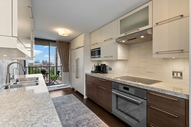 1410 N State Street 15A, Chicago, IL 60610