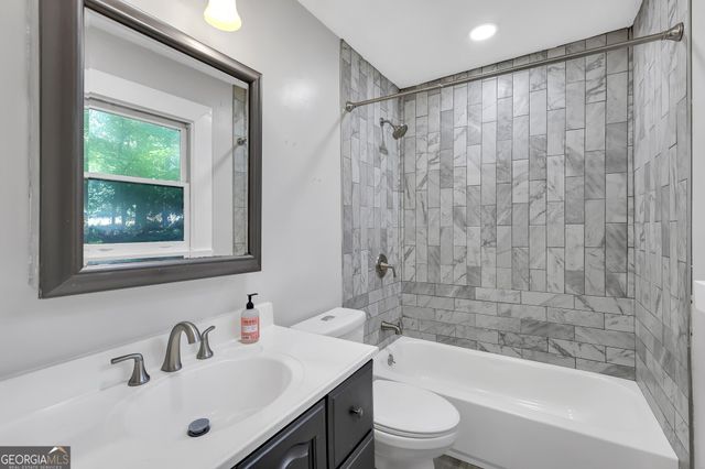 4934 Shiloh Drive, Loganville, GA 30052
