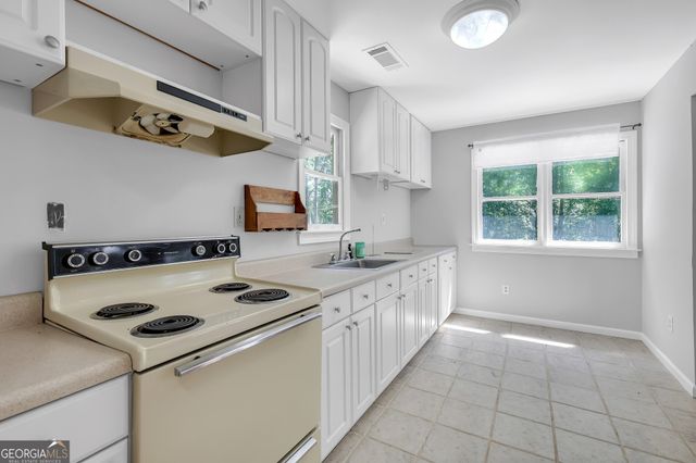 4934 Shiloh Drive, Loganville, GA 30052