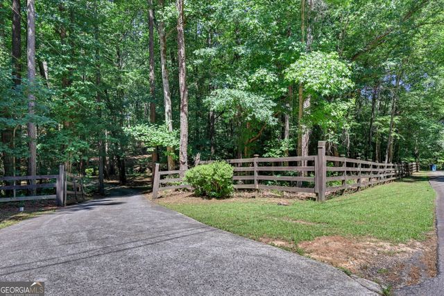 4934 Shiloh Drive, Loganville, GA 30052