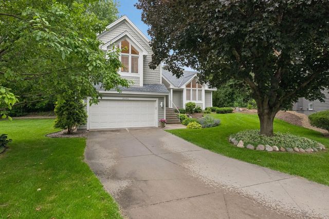 3090 Saint Albans Hollow Circle, Minnetonka, MN 55305