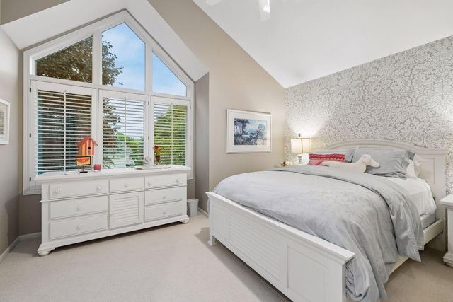 3090 Saint Albans Hollow Circle, Minnetonka, MN 55305
