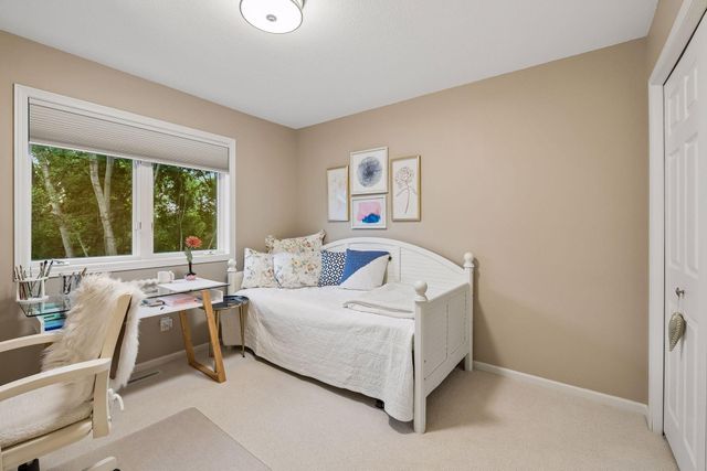 3090 Saint Albans Hollow Circle, Minnetonka, MN 55305