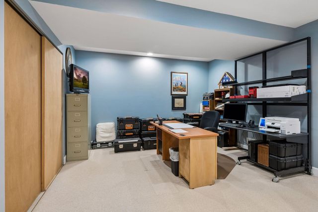 3090 Saint Albans Hollow Circle, Minnetonka, MN 55305
