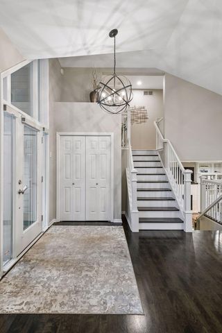 3090 Saint Albans Hollow Circle, Minnetonka, MN 55305
