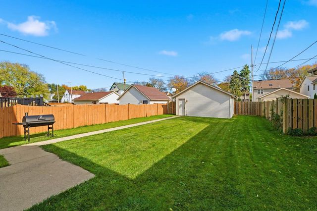 1810 N 19th STREET, Milwaukee, WI 53205