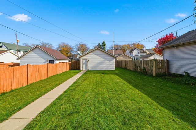 1810 N 19th STREET, Milwaukee, WI 53205