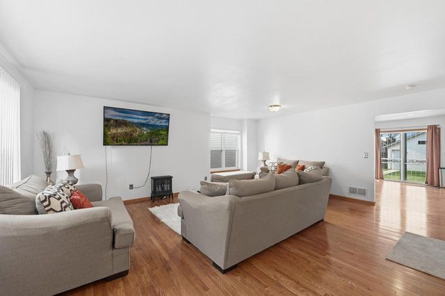 1810 N 19th STREET, Milwaukee, WI 53205