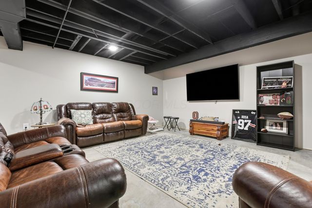 15115 Home Court, Ashville, OH 43103