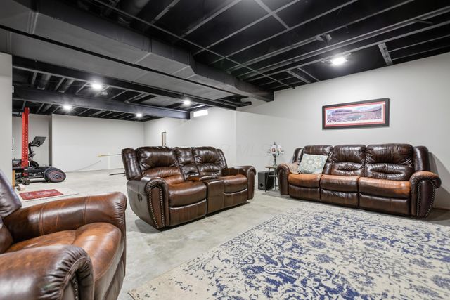15115 Home Court, Ashville, OH 43103