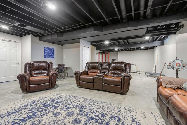 15115 Home Court, Ashville, OH 43103