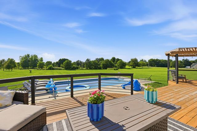 15115 Home Court, Ashville, OH 43103