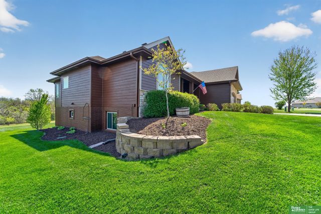 827 Wedgewood Court, Plattsmouth, NE 68048