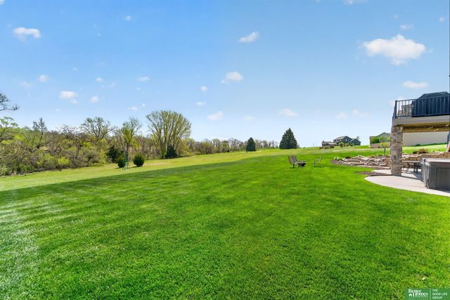 827 Wedgewood Court, Plattsmouth, NE 68048