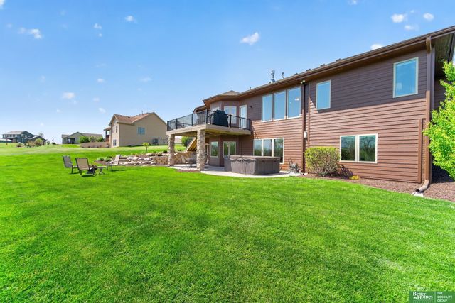 827 Wedgewood Court, Plattsmouth, NE 68048