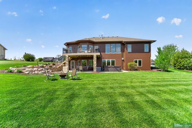 827 Wedgewood Court, Plattsmouth, NE 68048