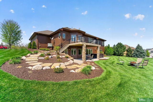 827 Wedgewood Court, Plattsmouth, NE 68048