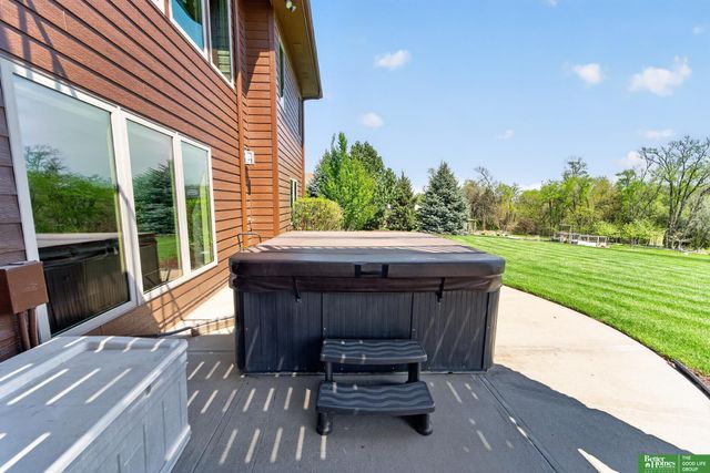 827 Wedgewood Court, Plattsmouth, NE 68048