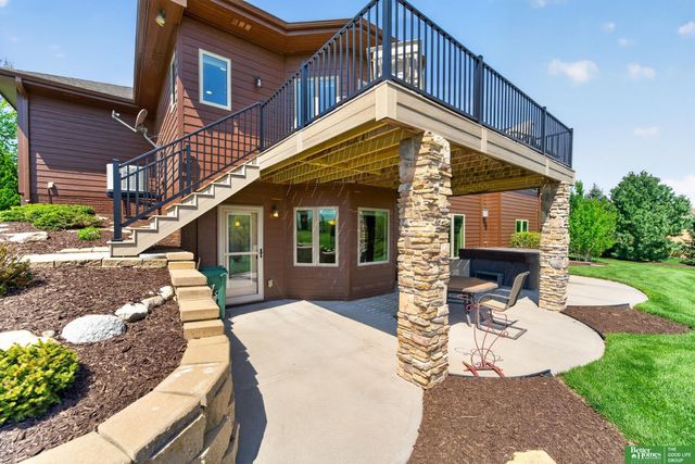 827 Wedgewood Court, Plattsmouth, NE 68048